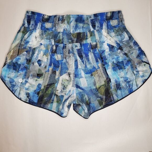 Lululemon Choose A Side Short 3" Size 6 - Picture 5 of 10